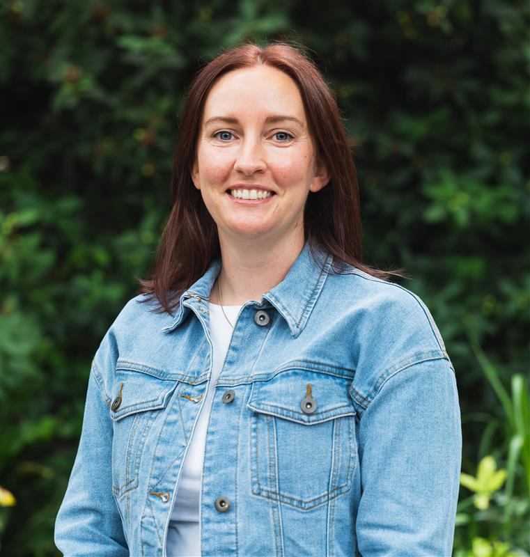 Amy Henderson headshot