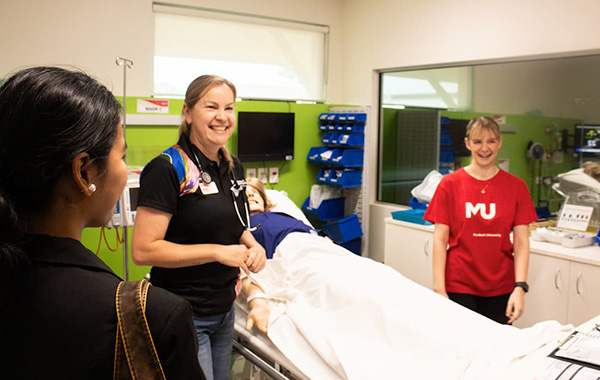 od-nursingsimlab Students in a simulation nursing lab